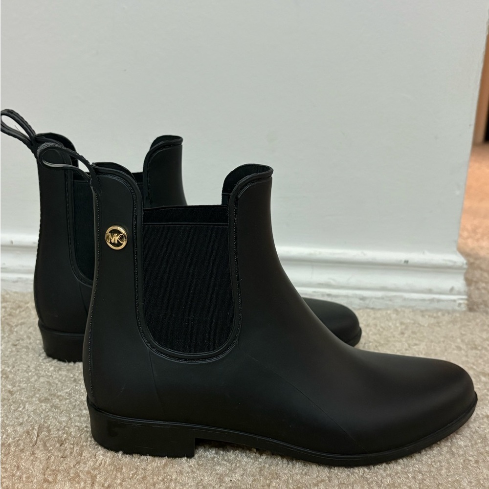 Michael Kors Matte Black Ankle Rain Boots Size 8